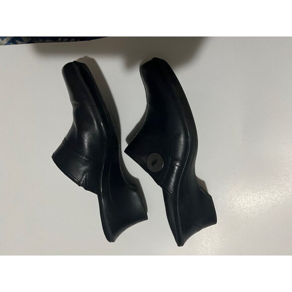 Clarks Black Leather Woman's Clogs Slip On, Size US 7.5 - Picture 4 of 7